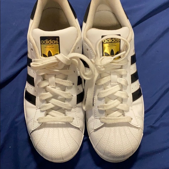 Athletic sneaker - Picture 1 of 5